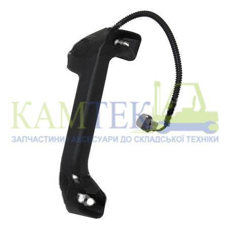 587902660071_2025-04-15_22-28-48 Ручка з кнопкою навантажувача Toyota 7FB25